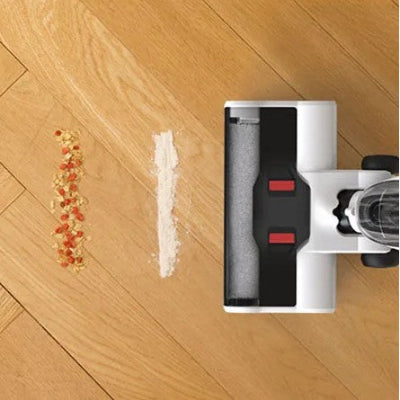 Aspirateur balai sans fil sur plancher1