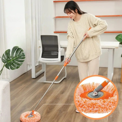 Serpillère microfibre en main