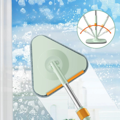 Serpillière et eau sur vitre