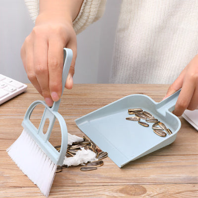 pelle et balayette vert